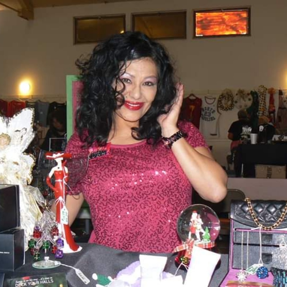 Meet your Posher, ALICIA RIO